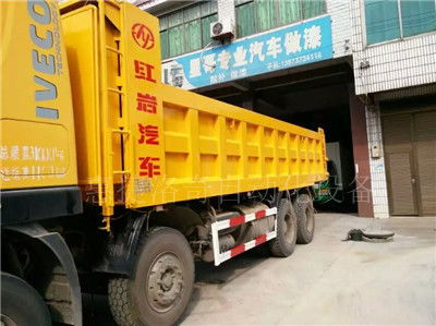 自卸車大廂翻新噴砂機(jī) 大廂脫漆除銹現(xiàn)場(chǎng)